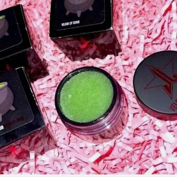 Jeffree Star Other - JEFFREE STAR NIB VELOUR LIP SCRUB WITCHES BREW